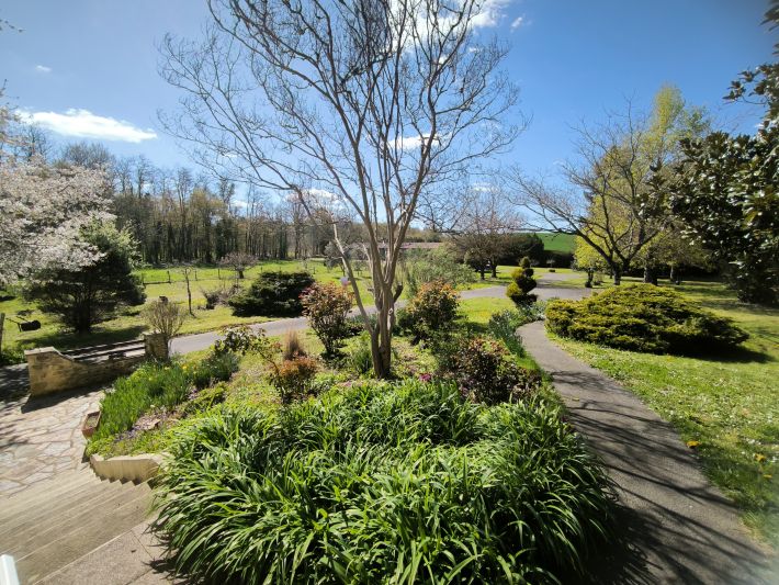 Detached Country House with Swimming Pool