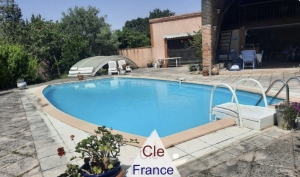 Detached Villa with Swimming Pool