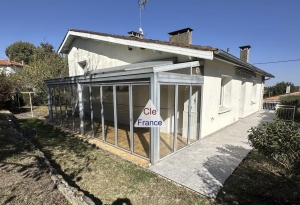 Detached House with Garden in Nice Location