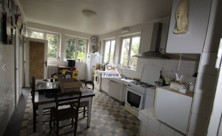 Detached House with Garden