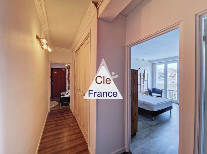 Apartment in Lovely Building, Great Location