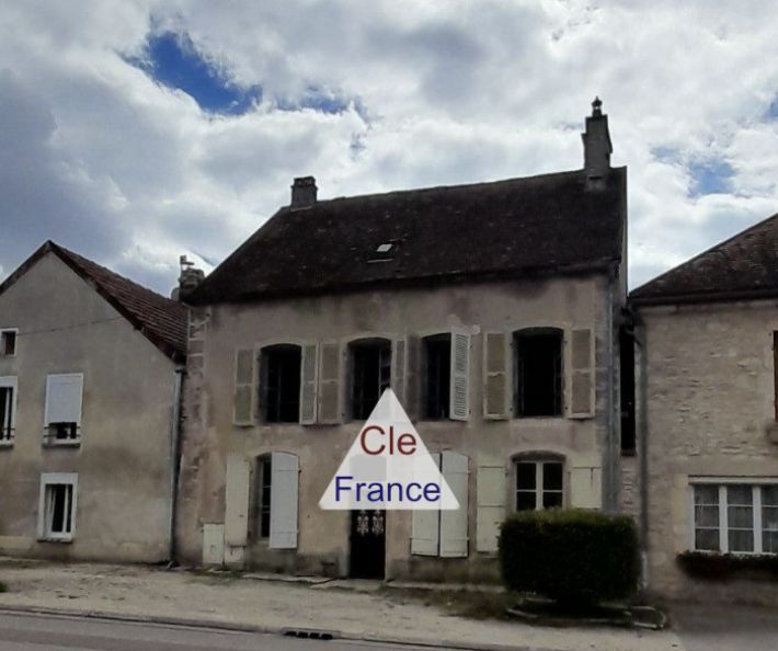 Main Photo of a 3 bedroom  House for sale