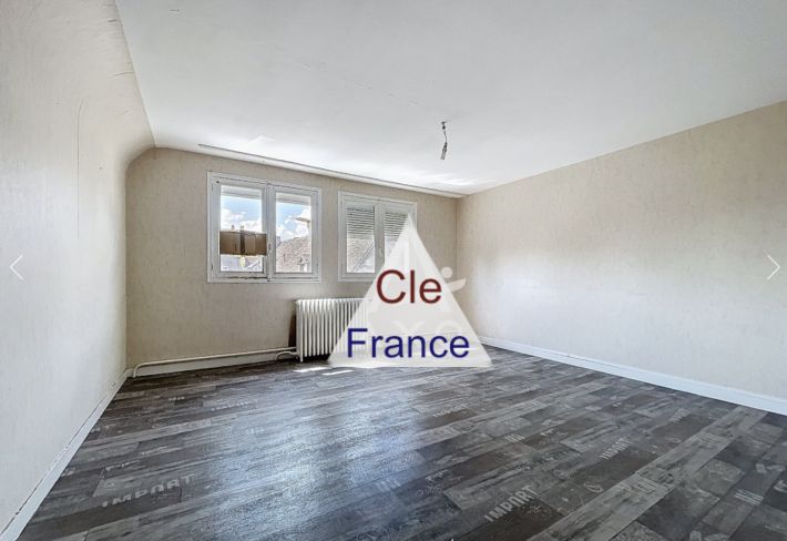 Detached House to Improve with Garden