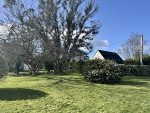 Detached House with Garden by the Coast
