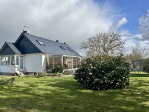 Detached House with Garden by the Coast