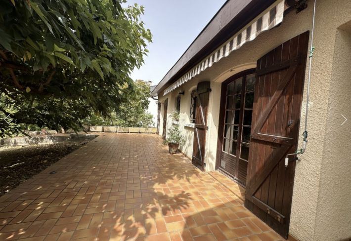 Main Photo of a 3 bedroom  House for sale