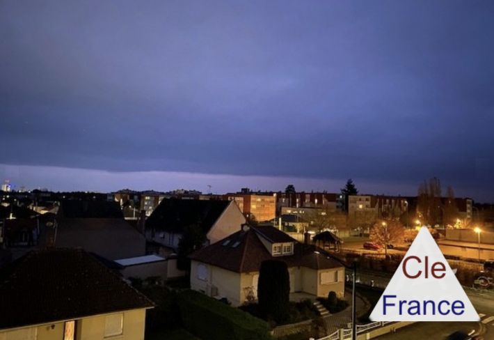 Main Photo of a 2 bedroom  Apartment for sale