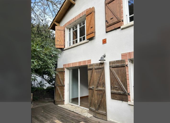 Main Photo of a Town House for sale