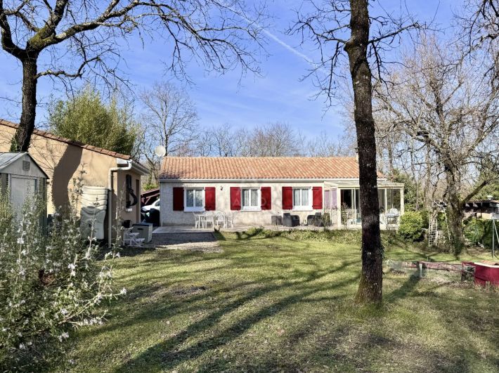 Main Photo of a 3 bedroom  Country House for sale