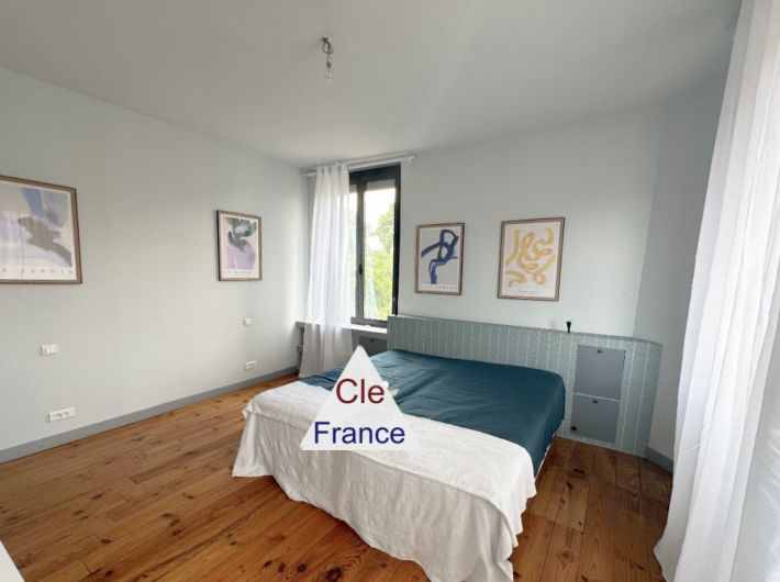 Main Photo