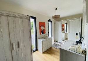 Detached House with Pool, not Overlooked