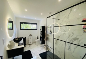 Detached House with Pool, not Overlooked