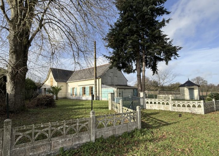 Detached Country House with Direct Access to River