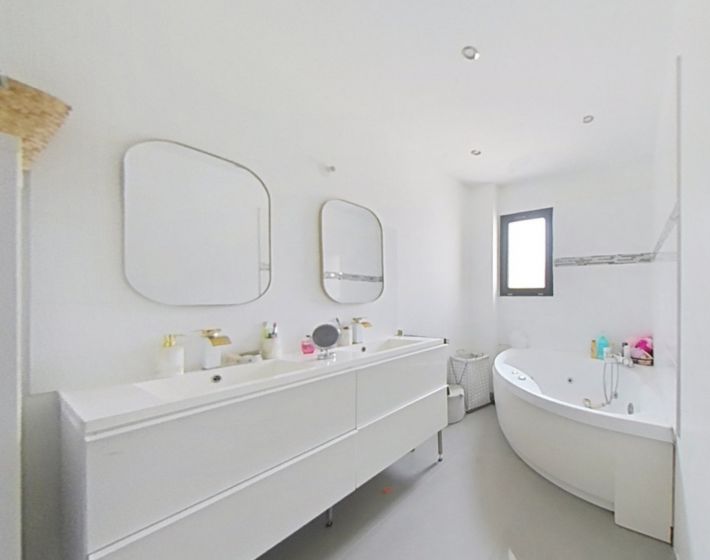 Contemporary Detached House