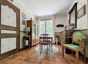 Detached Country House in Lovely Gardens