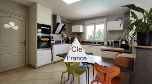 Beautiful Family Home with Swimming Pool