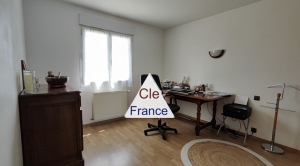 Beautiful Family Home with Swimming Pool