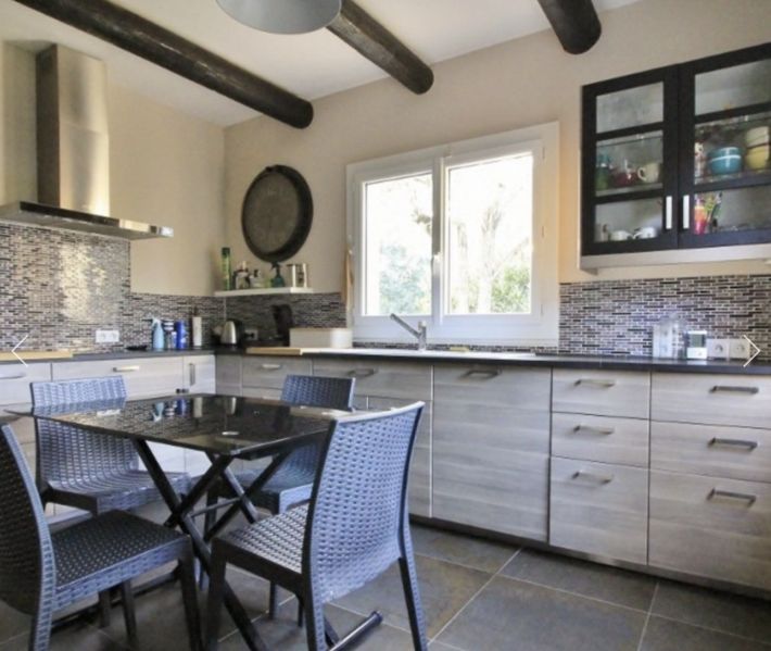 Detached Villa with Pool and Landscaped Grounds