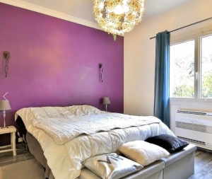 Detached Villa with Pool and Landscaped Grounds