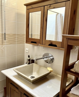 Detached Country House with Landscaped Garden