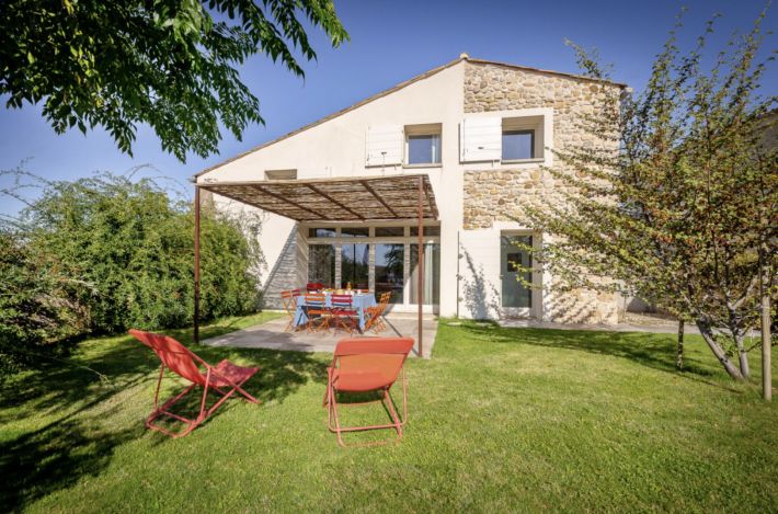 Splendid Former Farmhouse with Guest Gites, Cottages