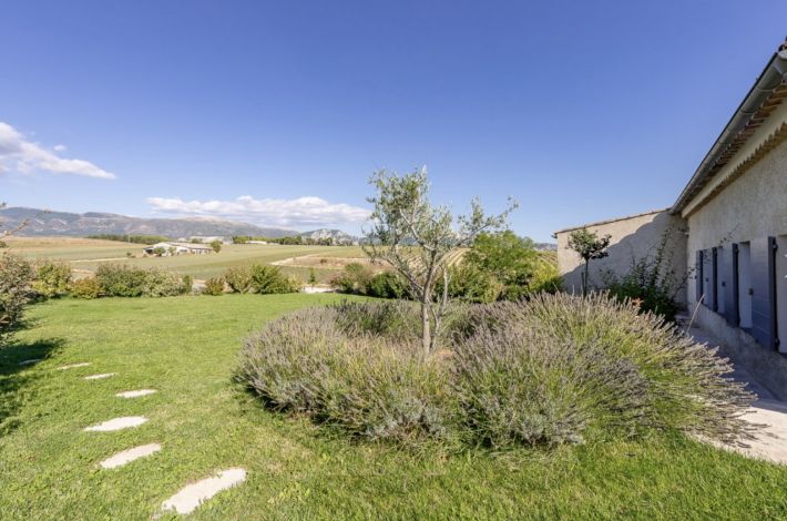 Splendid Former Farmhouse with Guest Gites, Cottages