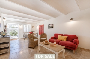 Splendid Former Farmhouse with Guest Gites, Cottages