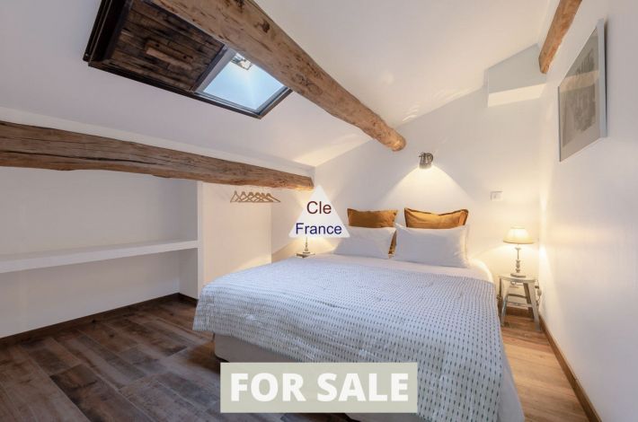 Splendid Former Farmhouse with Guest Gites, Cottages