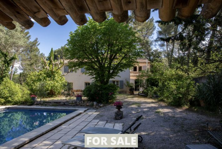 Detached Country House with Swimming Pool