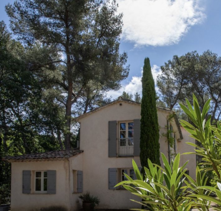 Detached Country House with Swimming Pool