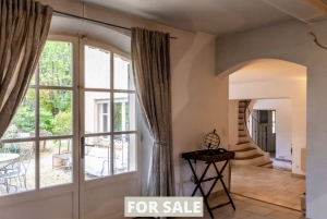 Detached Country House with Swimming Pool