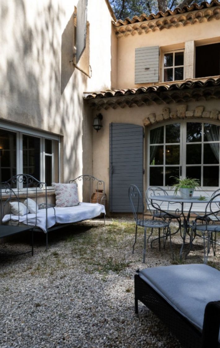 Detached Country House with Swimming Pool