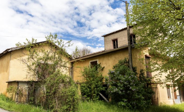 Main House and Former Water Mill in Lovely Setting