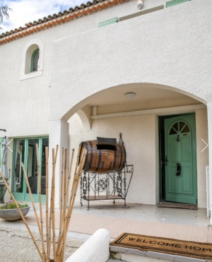 Stunning Detached Villa with Landscaped Gardens