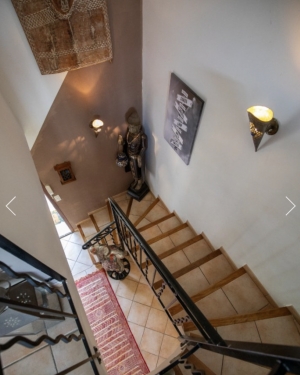 Manor House Style Property with Landscaped Gardens