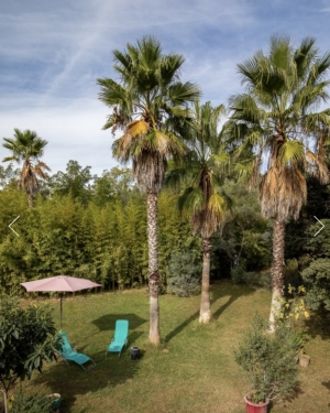 Manor House Style Property with Landscaped Gardens