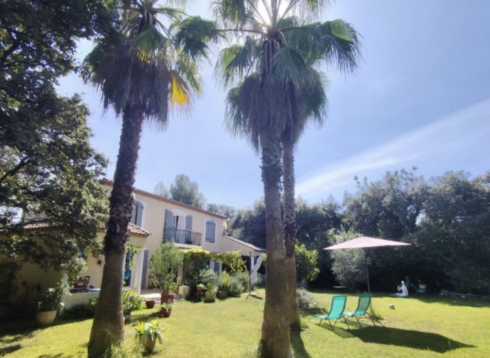 Manor House Style Property with Landscaped Gardens