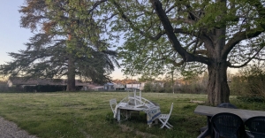 Detached Country House with Swimming Pool and Land