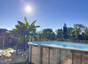 Beautiful Family Home with Pool in Garden