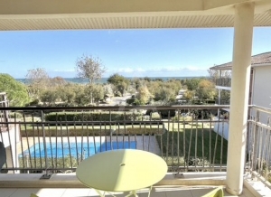 Apartment with Sea View and Private Access to Beach