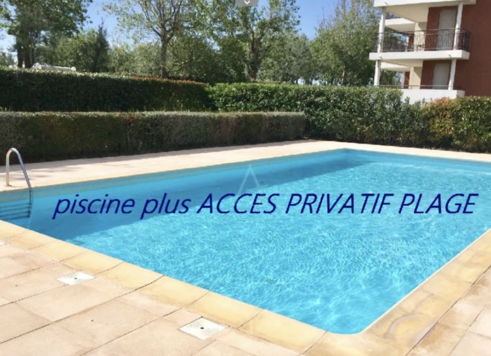 Apartment with Sea View and Private Access to Beach