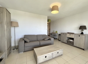 Apartment with Sea View and Private Access to Beach