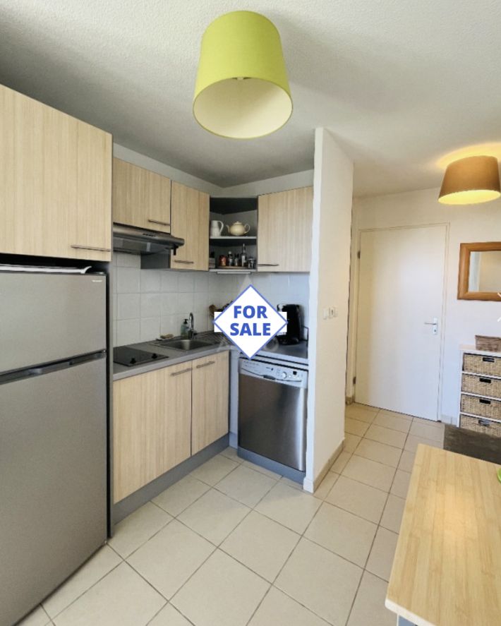 Apartment with Sea View and Private Access to Beach