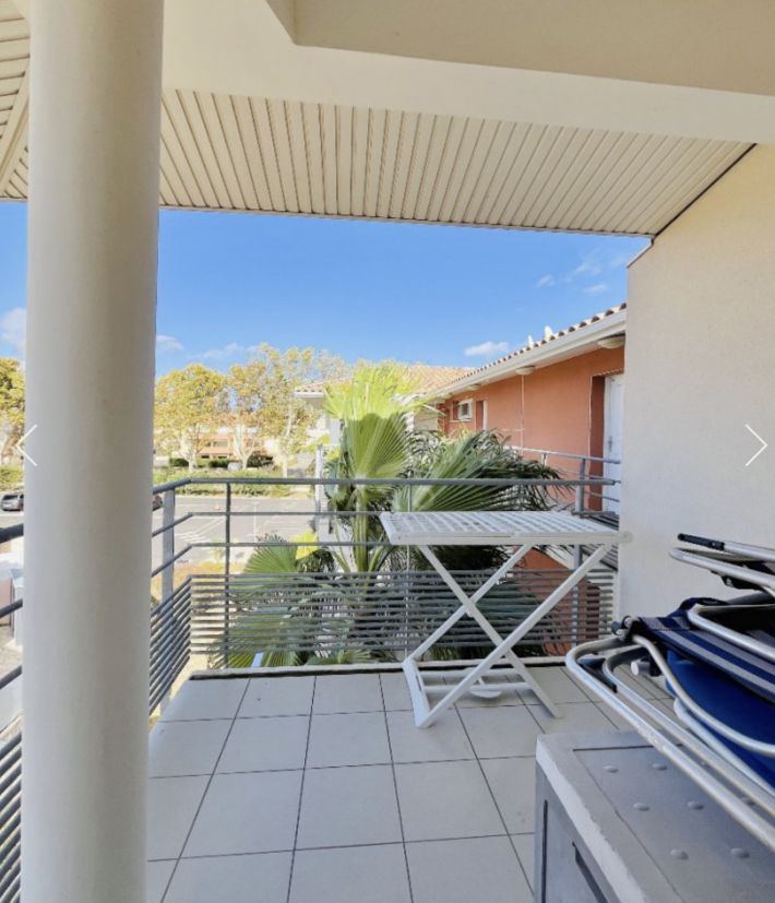 Apartment with Sea View and Private Access to Beach