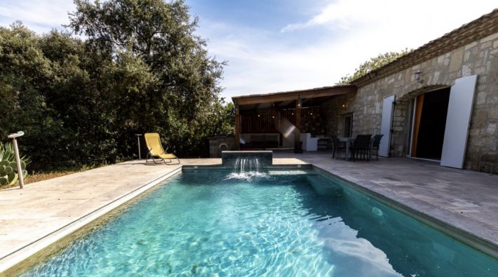 Detached Villa with Swimming Pool