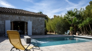 Detached Villa with Swimming Pool
