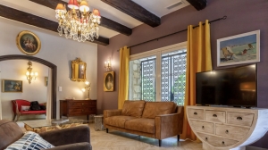 Detached Villa with Swimming Pool