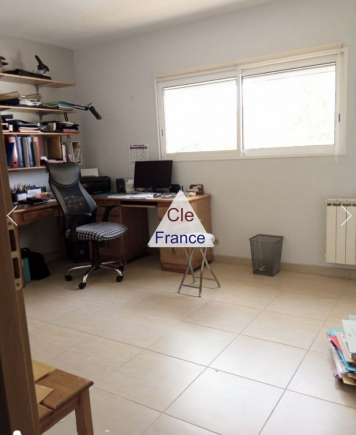 Large Detached Country House with Parkland Garden