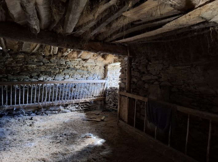 Detached Barn to Renovate in Bucolic Location