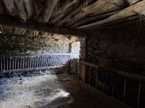 Detached Barn to Renovate in Bucolic Location